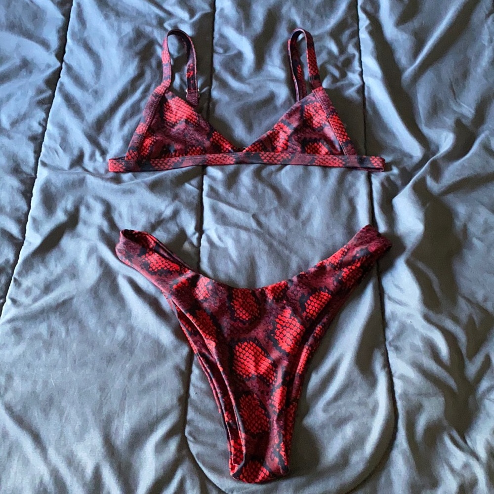 ZAFUL two piece bathing suit!